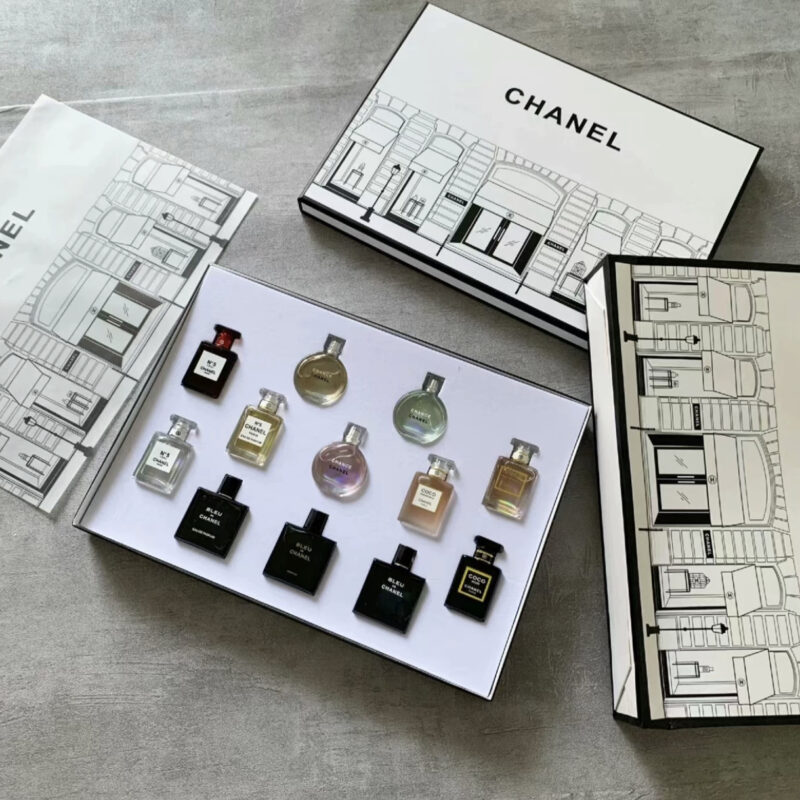 Chanel Valentine's Day Perfume Sample Twelve-piece Gift