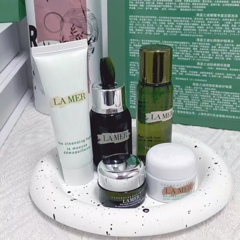 La Mer repair and rejuvenation Sample Five-piece Set