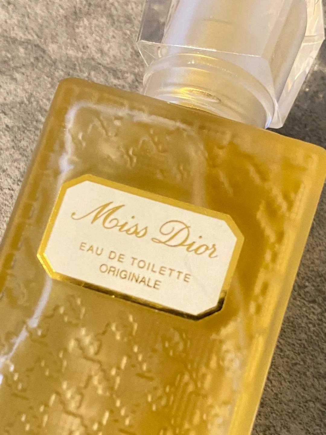 想用迪奥这个痱子粉味的香水把自己腌入味_3_荷包绒_来自小红书网页版