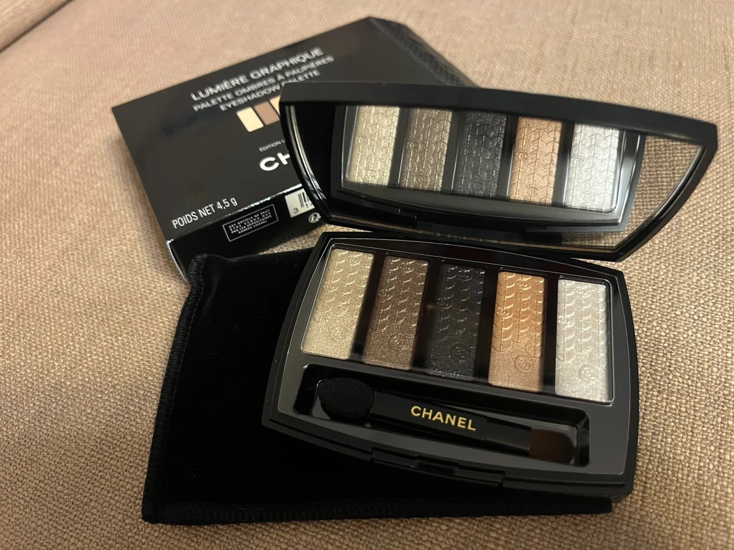 香奈儿圣诞限定五色眼影_2_Mini-Kou_来自小红书网页版